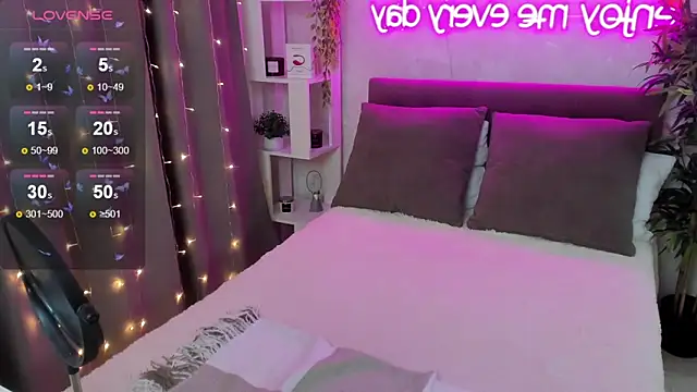 FeralPeach online show from November 27, 3:52 am