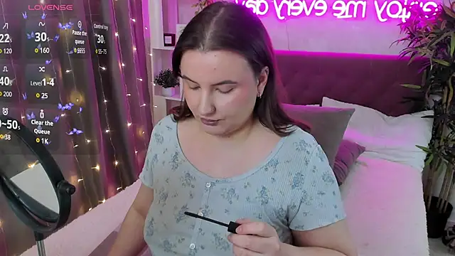 FeralPeach online show from February 5, 6:40 am