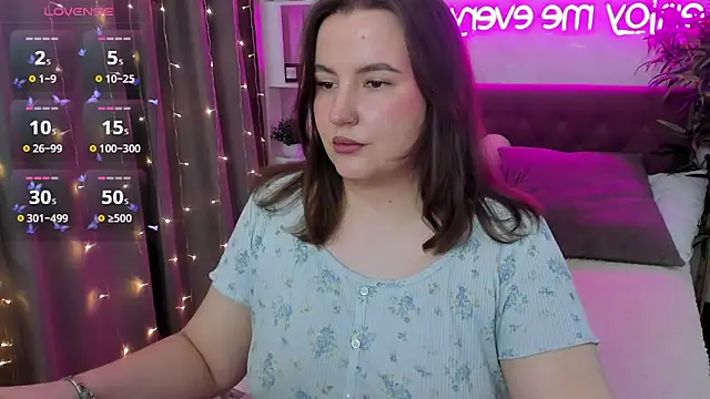 FeralPeach online show from March 20, 7:35 am