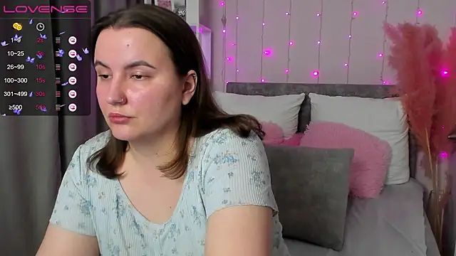 FeralPeach online show from March 21, 6:29 am