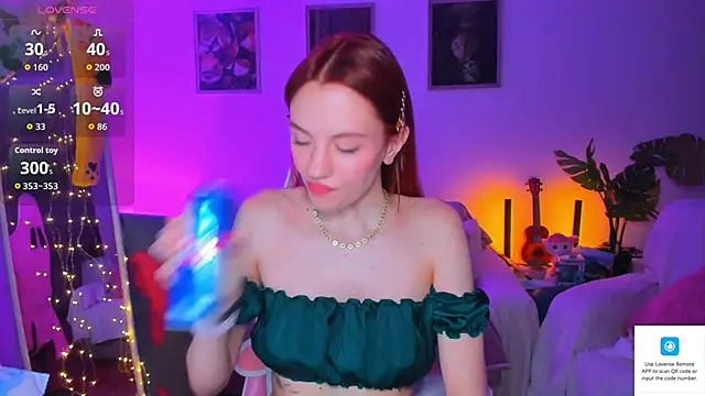 Alyssa Smitt online show from September 11, 12:00 am