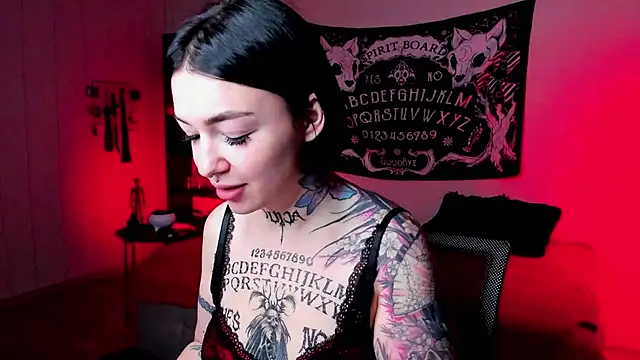 Snapshot of Magic_Allie chatting on March 2, 6:48 pm Magic Allie online show from March 2, 6:48 pm