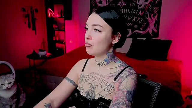 Snapshot of Magic_Allie chatting on April 30, 7:31 pm Magic Allie online show from April 30, 7:31 pm