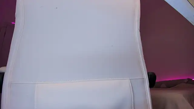 Eva Davi online show from March 4, 2:06 am