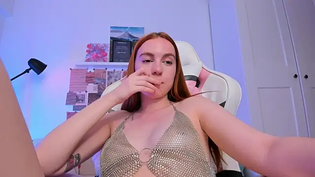 Snapshot of Mia_Madden chatting on April 6, 4:46 am Mia Madden online show from April 6, 4:46 am