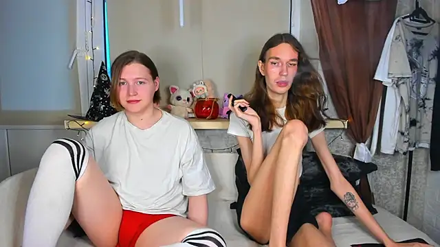 Snapshot of Calvin_and_Kevin chatting on October 24, 12:12 pm Calvin and Kevin online show from October 24, 12:12 pm