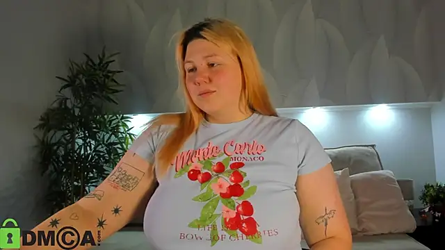 Ruth Oliver online show from November 6, 1:17 am