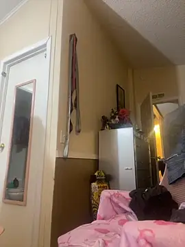 Snapshot of SafeinouterSpace chatting on September 11, 3:50 am SafeinouterSpace online show from September 11, 3:50 am