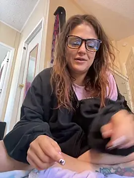 Snapshot of SafeinouterSpace chatting on September 12, 6:08 pm SafeinouterSpace online show from September 12, 6:08 pm