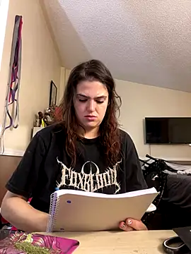 Snapshot of SafeinouterSpace chatting on September 15, 9:53 am SafeinouterSpace online show from September 15, 9:53 am