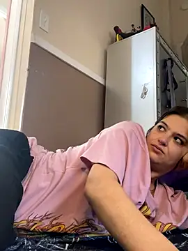 Snapshot of SafeinouterSpace chatting on September 17, 3:46 pm SafeinouterSpace online show from September 17, 3:46 pm