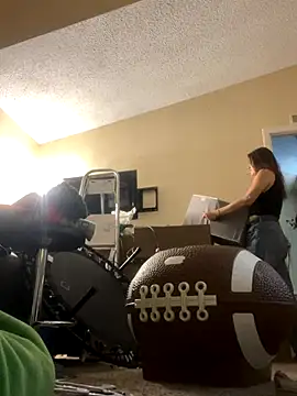 Snapshot of SafeinouterSpace chatting on October 2, 8:43 am SafeinouterSpace online show from October 2, 8:43 am