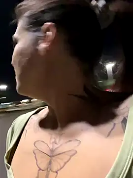 Snapshot of SafeinouterSpace chatting on October 4, 9:07 am SafeinouterSpace online show from October 4, 9:07 am