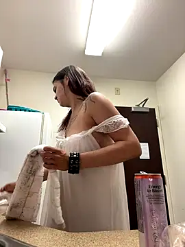 Snapshot of SafeinouterSpace chatting on October 6, 6:11 am SafeinouterSpace online show from October 6, 6:11 am