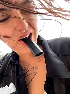 Snapshot of SafeinouterSpace chatting on October 9, 5:22 pm SafeinouterSpace online show from October 9, 5:22 pm