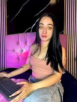 Snapshot of Ady_18 chatting on September 25, 3:49 pm Ady 18 online show from September 25, 3:49 pm