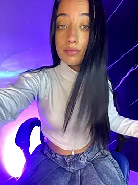 Snapshot of Ady_18 chatting on October 31, 3:13 pm Ady 18 online show from October 31, 3:13 pm