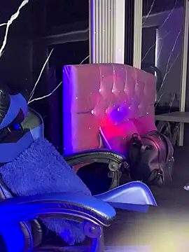 Ady 18 online show from December 3, 7:45 pm