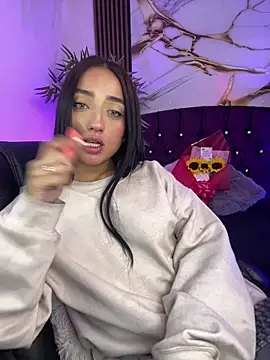 Ady 18 online show from February 13, 6:26 pm