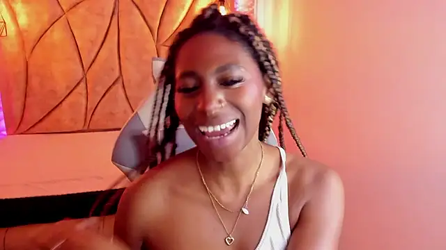 Queen perla  online show from January 12, 5:54 pm