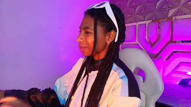 Queen perla  online show from February 26, 12:15 pm