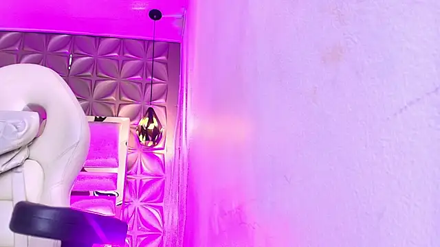 Queen perla  online show from March 13, 12:01 pm