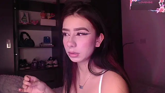 Snapshot of Your_rosalie chatting on October 17, 1:31 am Your rosalie online show from October 17, 1:31 am