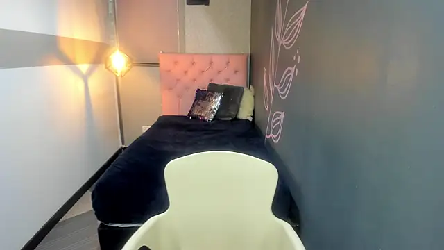 GiaFox  online show from January 20, 1:11 pm