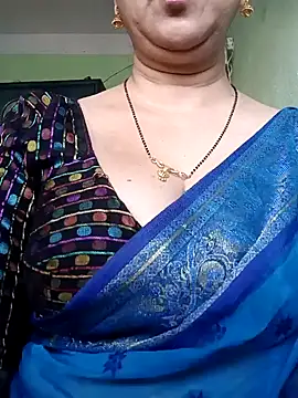 Snapshot of Rosy-B chatting on December 3, 10:17 am Rosy-B online show from December 3, 10:17 am