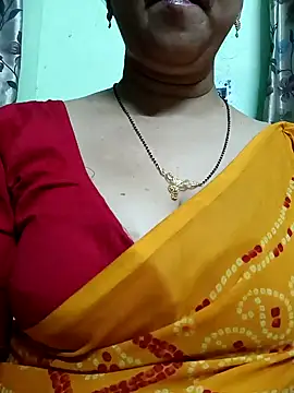 Snapshot of Rosy-B chatting on December 4, 5:44 pm Rosy-B online show from December 4, 5:44 pm