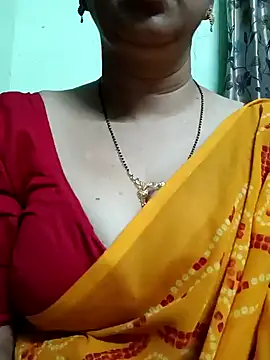 Snapshot of Rosy-B chatting on December 5, 12:52 am Rosy-B online show from December 5, 12:52 am