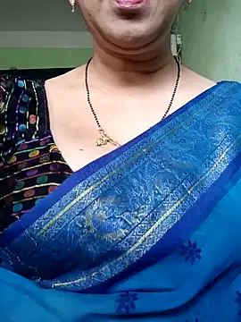 Snapshot of Rosy-B chatting on December 6, 9:54 am Rosy-B online show from December 6, 9:54 am