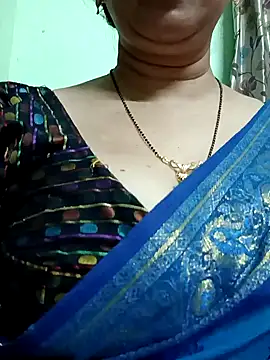 Snapshot of Rosy-B chatting on December 6, 5:55 pm Rosy-B online show from December 6, 5:55 pm