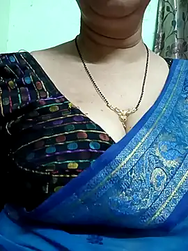 Snapshot of Rosy-B chatting on December 8, 12:51 am Rosy-B online show from December 8, 12:51 am