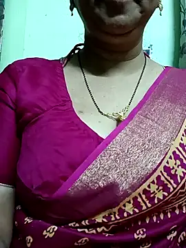 Snapshot of Rosy-B chatting on December 11, 12:23 am Rosy-B online show from December 11, 12:23 am