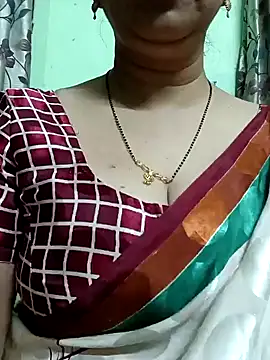 Snapshot of Rosy-B chatting on December 11, 9:45 pm Rosy-B online show from December 11, 9:45 pm