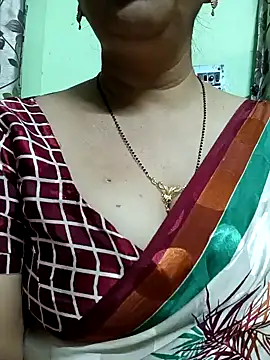 Snapshot of Rosy-B chatting on December 14, 1:28 am Rosy-B online show from December 14, 1:28 am