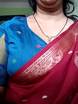 Snapshot of Rosy-B chatting on December 14, 10:13 am Rosy-B online show from December 14, 10:13 am