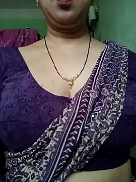 Snapshot of Rosy-B chatting on April 4, 12:20 am Rosy-B online show from April 4, 12:20 am