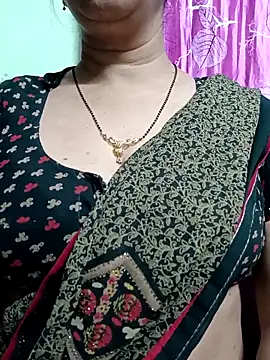 Snapshot of Rosy-B chatting on April 9, 9:42 pm Rosy-B online show from April 9, 9:42 pm