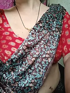Snapshot of Rosy-B chatting on May 15, 11:12 pm Rosy-B online show from May 15, 11:12 pm