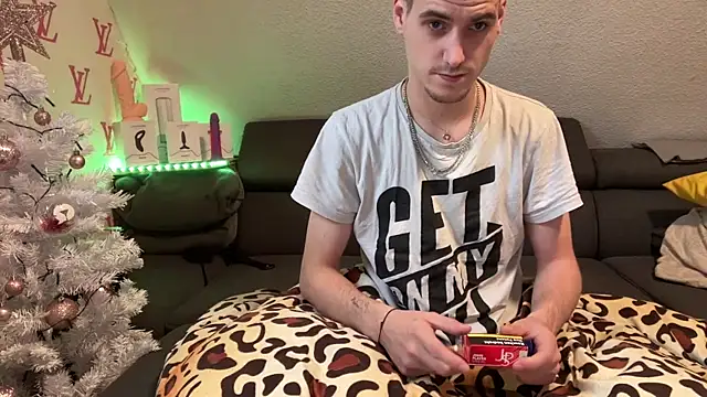 Cookieboy88 online show from November 15, 8:33 am