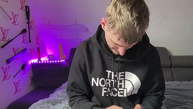 Cookieboy88 online show from April 2, 11:30 am