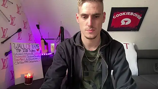 Cookieboy88 online show from May 12, 3:09 pm