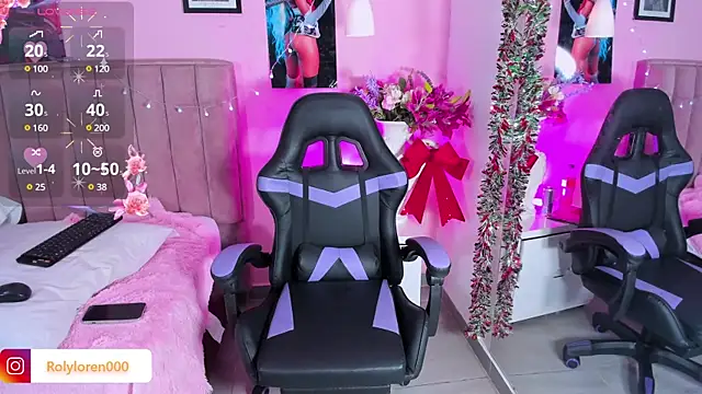 RolyLoren online show from December 10, 8:38 pm