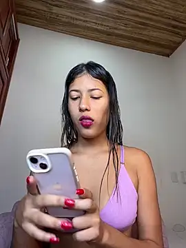 Snapshot of Valentinabaker chatting on February 5, 9:04 am Valentinabaker online show from February 5, 9:04 am