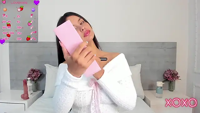 DulceColeman online show from May 5, 11:18 am