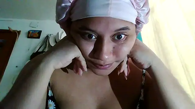 perlamor online show from February 2, 6:31 pm