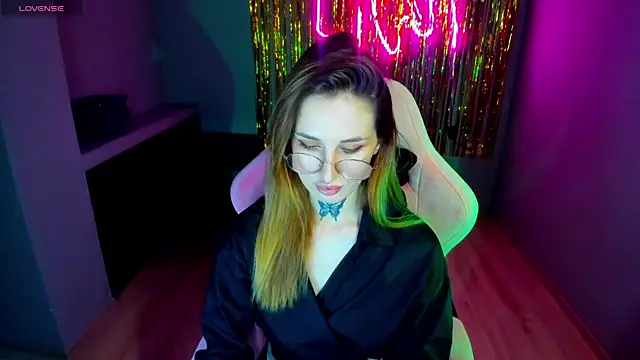 Snapshot of your_tora chatting on December 9, 6:25 pm your tora online show from December 9, 6:25 pm