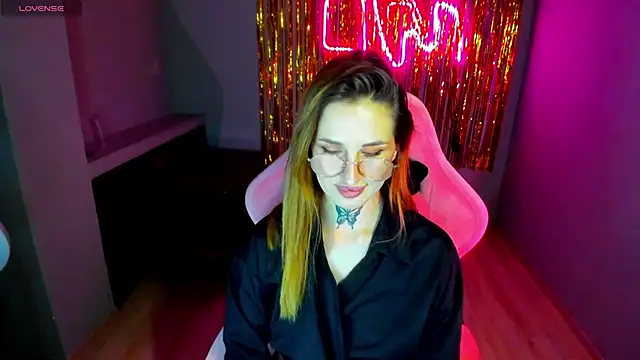 Snapshot of your_tora chatting on December 10, 7:54 pm your tora online show from December 10, 7:54 pm